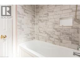 157 Old Carriage Drive, Kitchener, ON N2P1H5 Photo 31