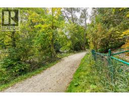 157 Old Carriage Drive, Kitchener, ON N2P1H5 Photo 47