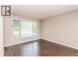 Living room - 157 Old Carriage Drive, Kitchener, ON N2P1H5 Photo 7