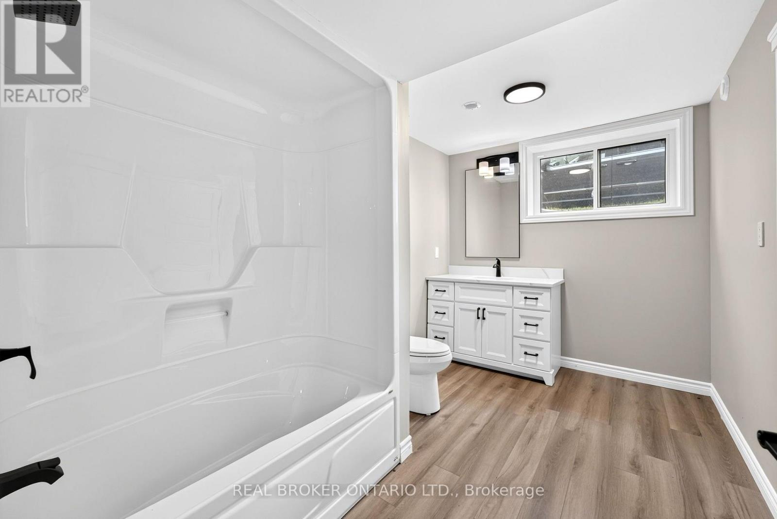 52 QUEEN STREET - 37