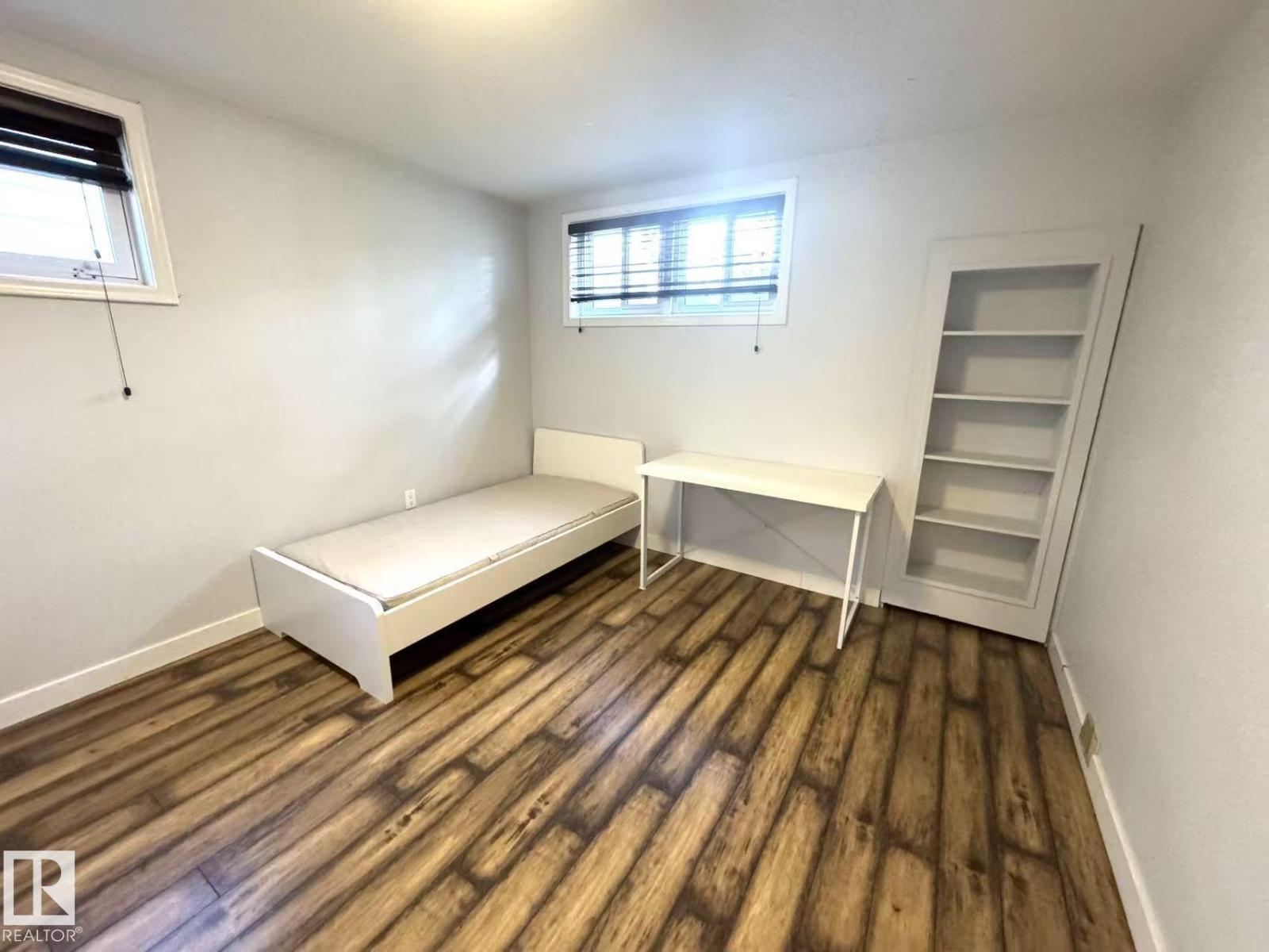 10840 74 AV NW - 25