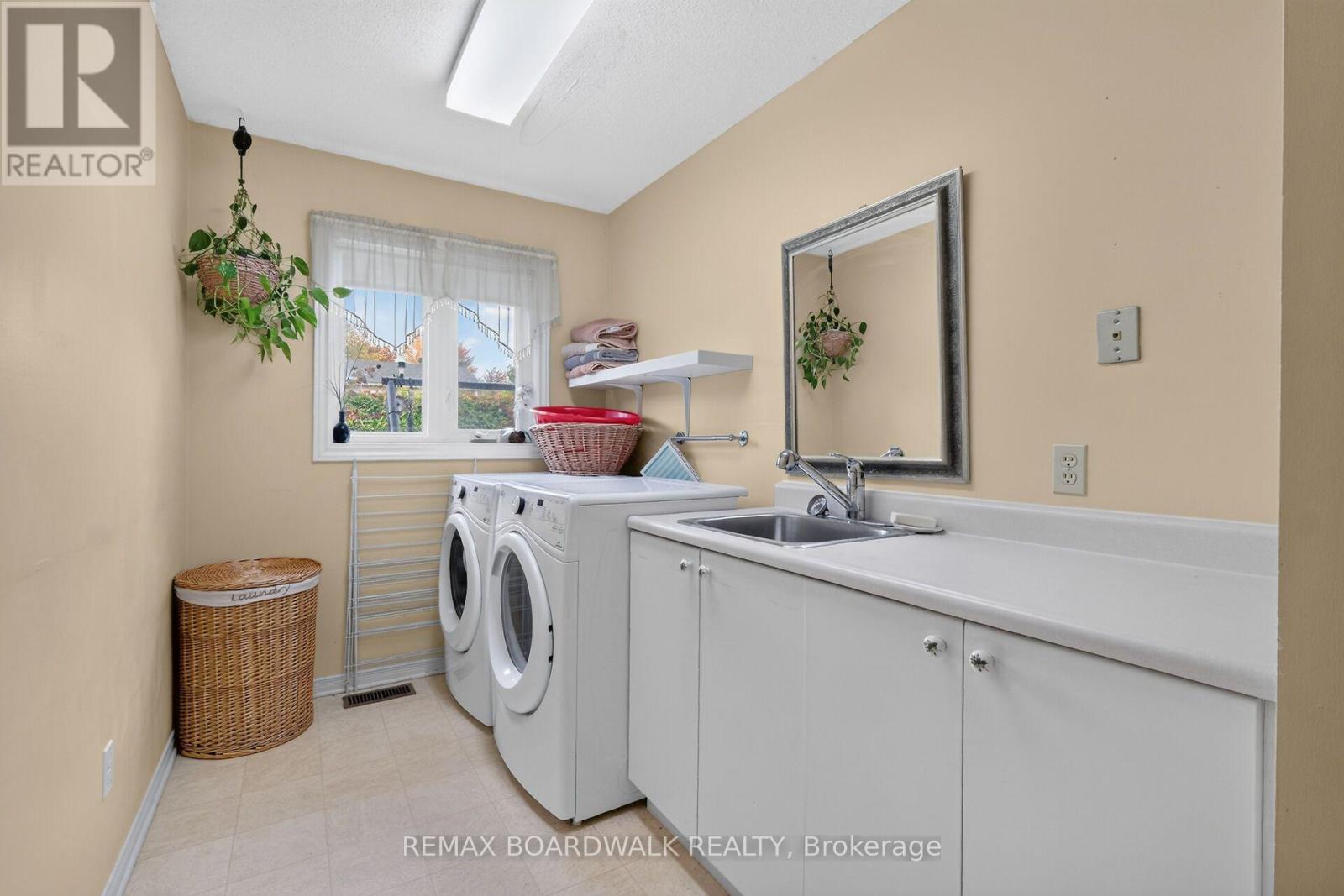 2762 JULIE STREET - Image 34