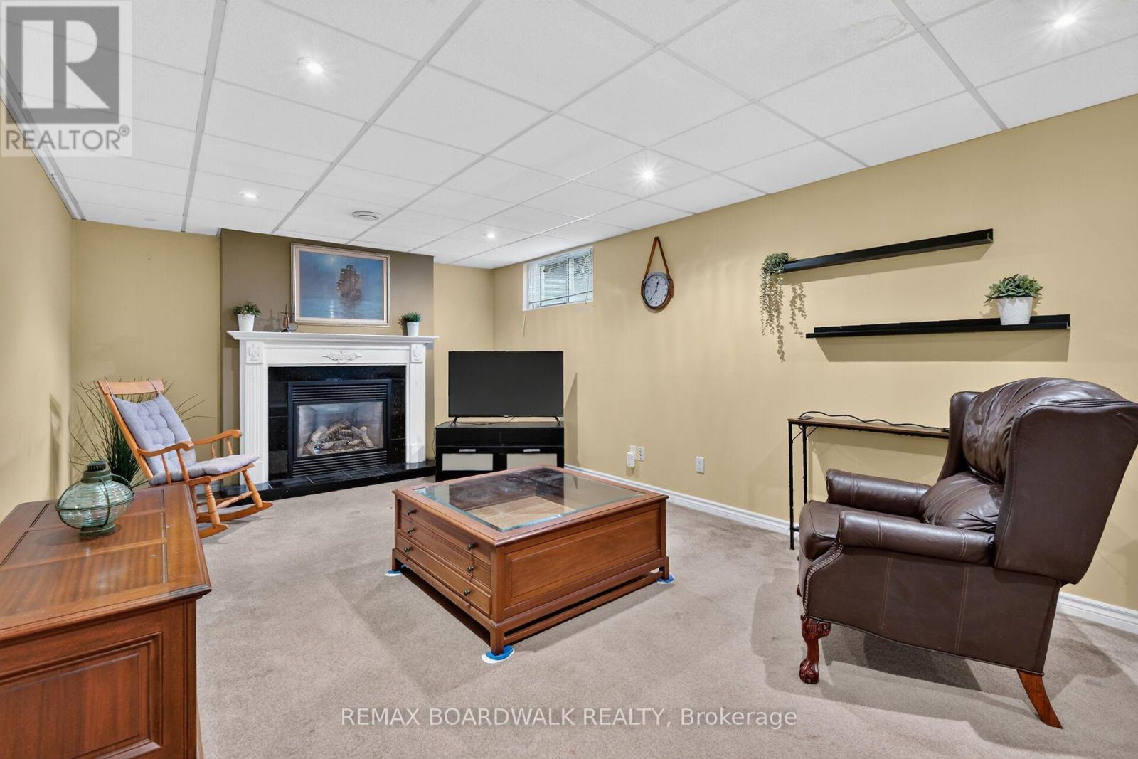 2762 JULIE STREET - 37