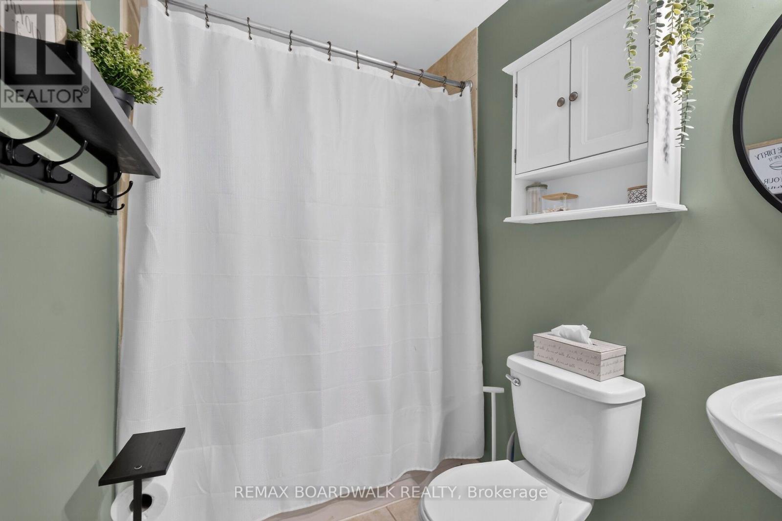 2762 JULIE STREET - Image 42
