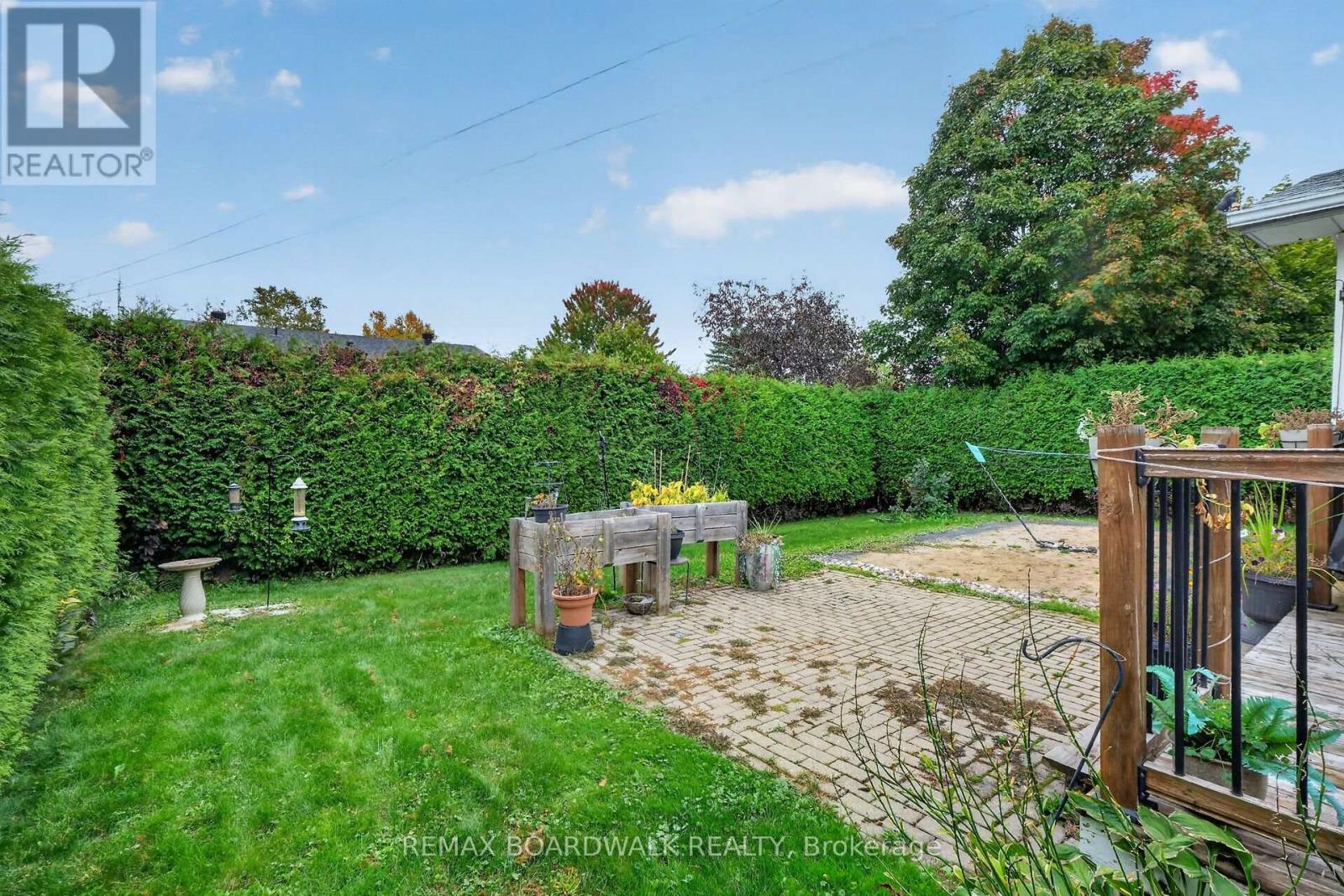 2762 JULIE STREET - 47