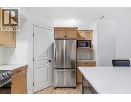 Primary Bedroom - 2, 435 13 Avenue Ne, Calgary, AB T2E1C3 Photo 9