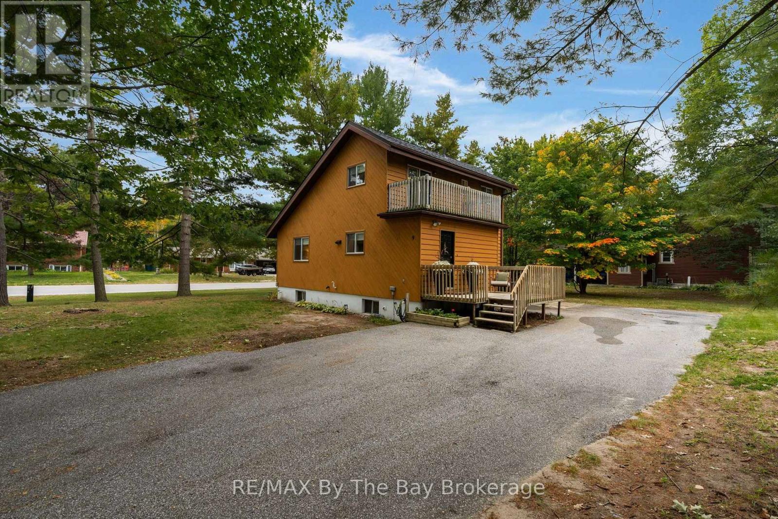 9 ISLANDVIEW CRESCENT - 2