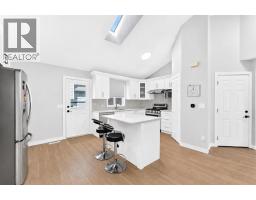 315 Appleglen Place SE - photo 2