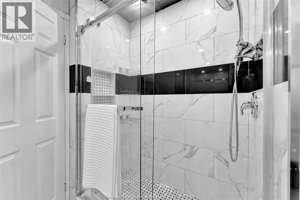 2222 LONGFELLOW AVENUE - Image 31