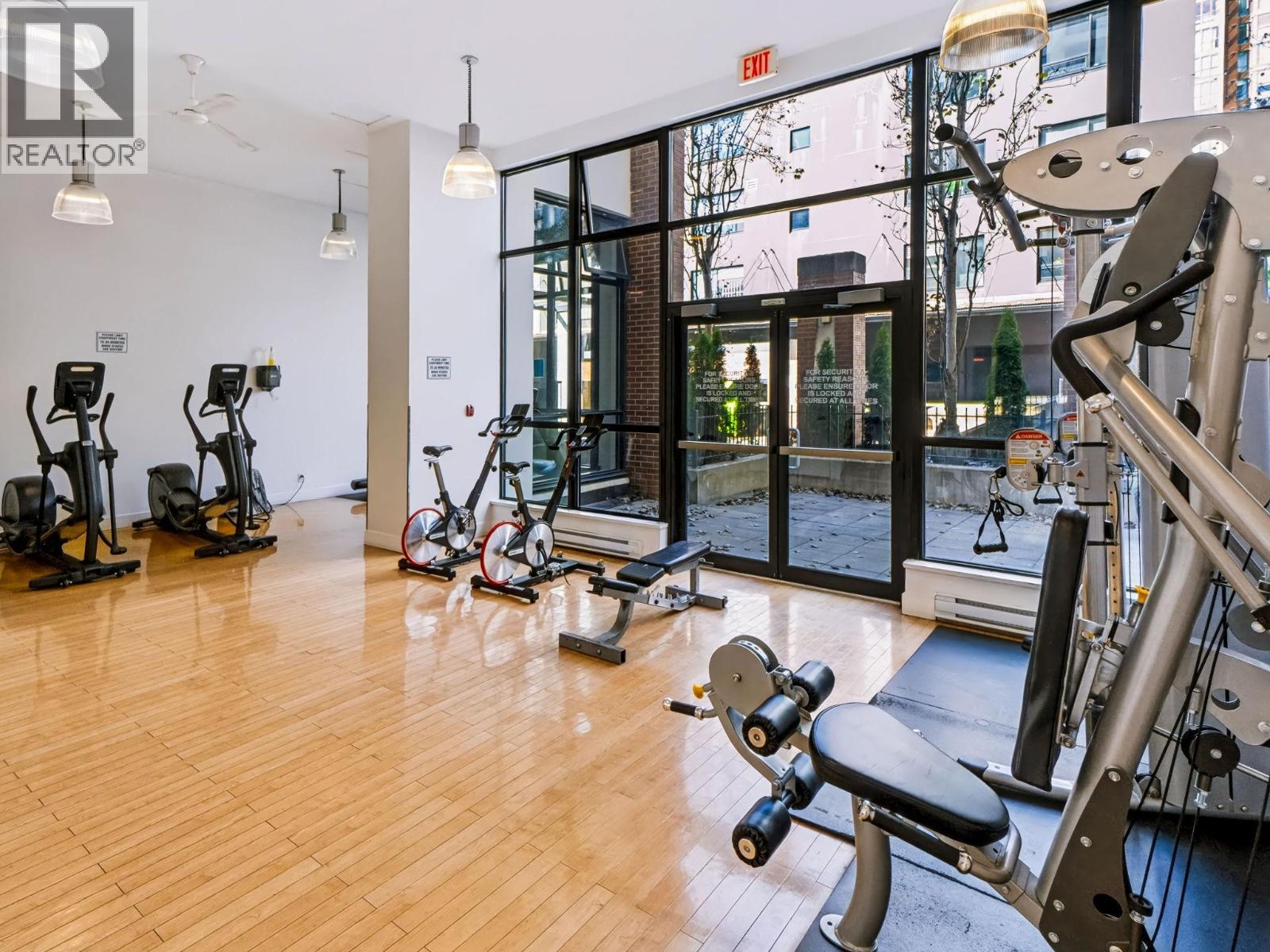 2105 977 MAINLAND STREET, Vancouver - Image 1
