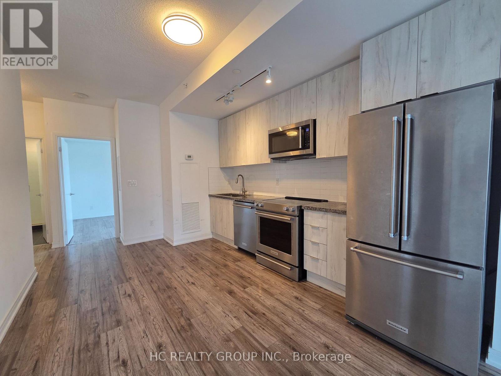 621 Sheppard Avenue East — photo 7