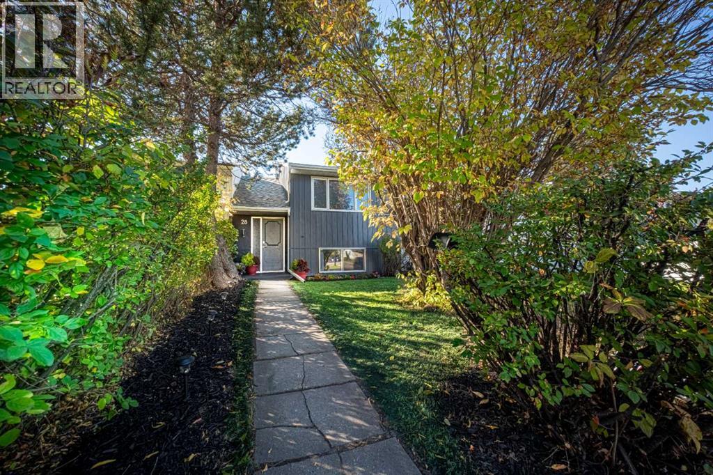 Listing photo – 28 Whiteside Crescent, Red Deer