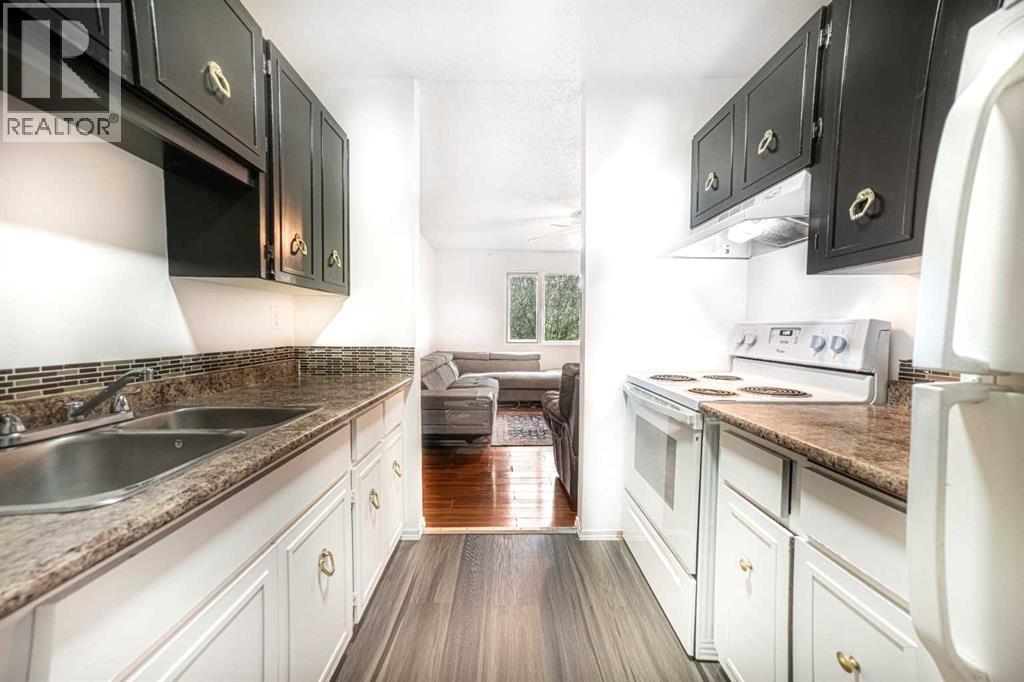 Listing photo – 28 Whiteside Crescent, Red Deer