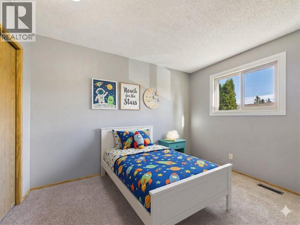 Listing photo – B, 4 Manning Street, Red Deer