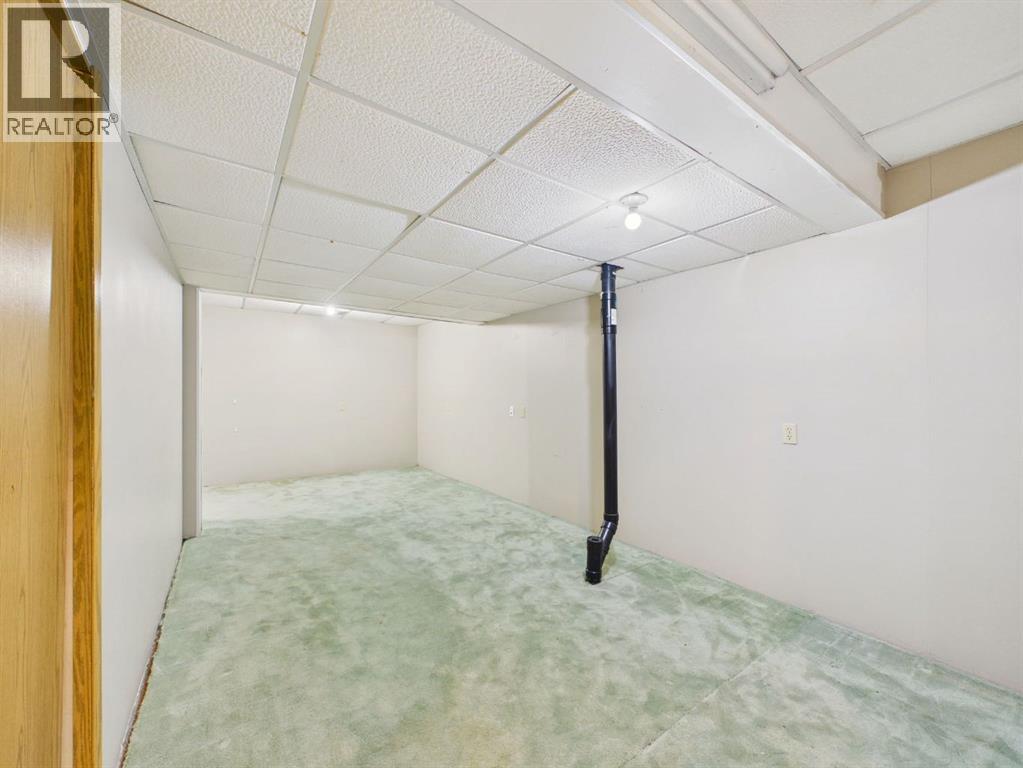 Listing photo – B, 4 Manning Street, Red Deer