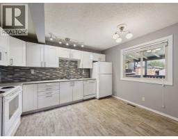 B, 4 Manning Street, Red Deer, AB T4R1N6 Photo 15