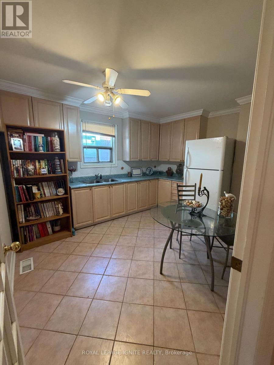 40 AVON AVENUE - 17