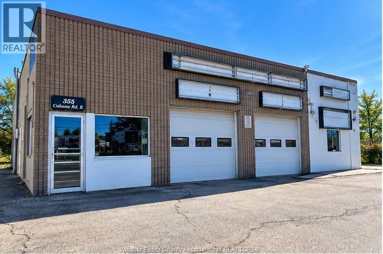 355 CABANA ROAD East, Windsor — photo 2