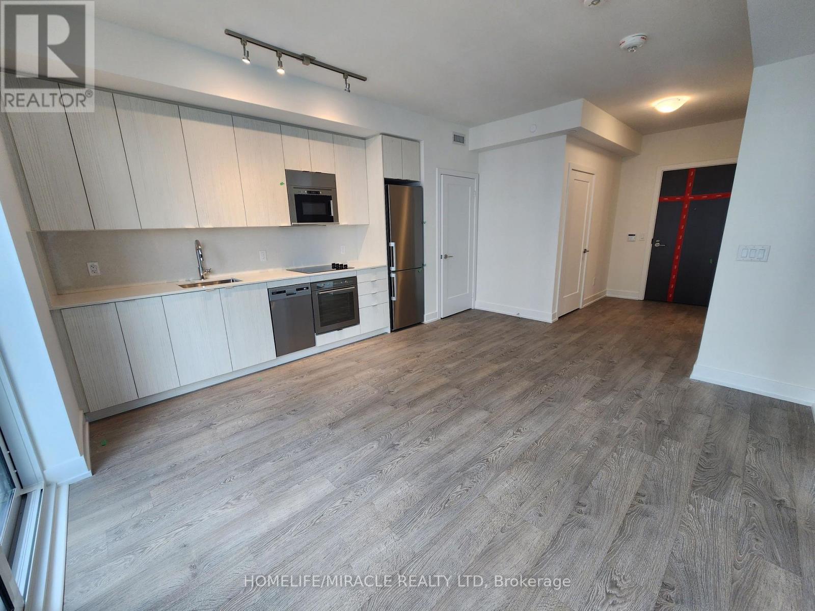 5 Mabelle Avenue — photo 26