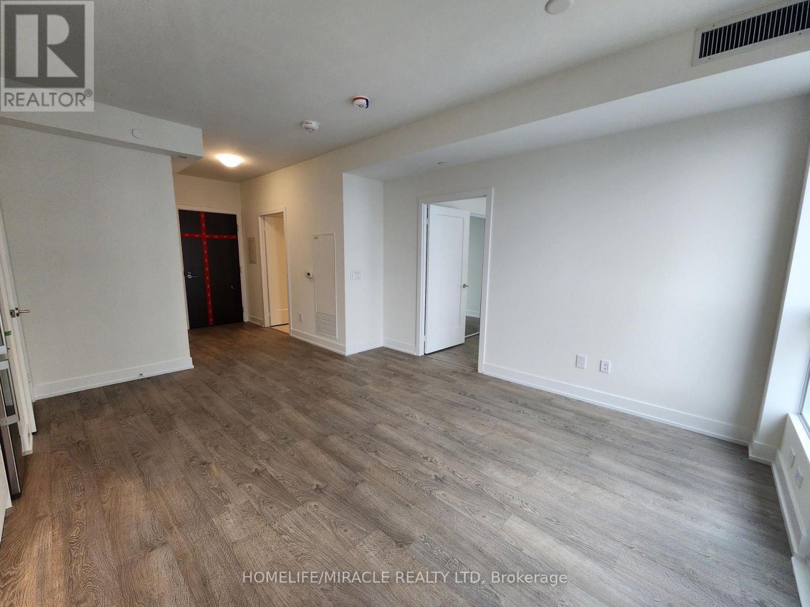 5 Mabelle Avenue — photo 27