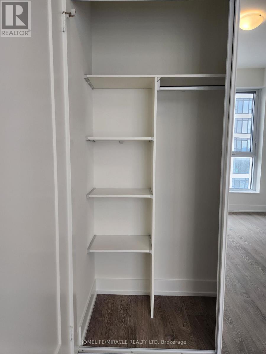 5 Mabelle Avenue — photo 31
