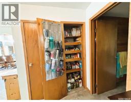 2pc Ensuite bath - 206 2nd Street W, Carrot River, SK S0E0L0 Photo 9