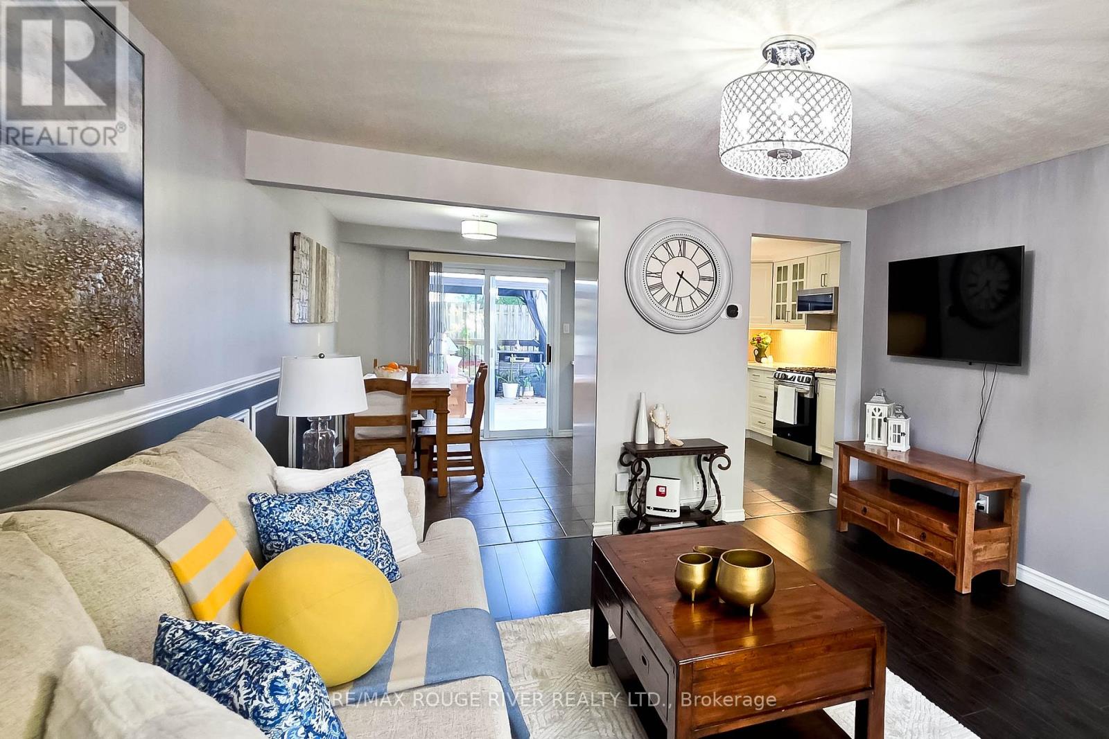 68 UPTON CRESCENT - 4
