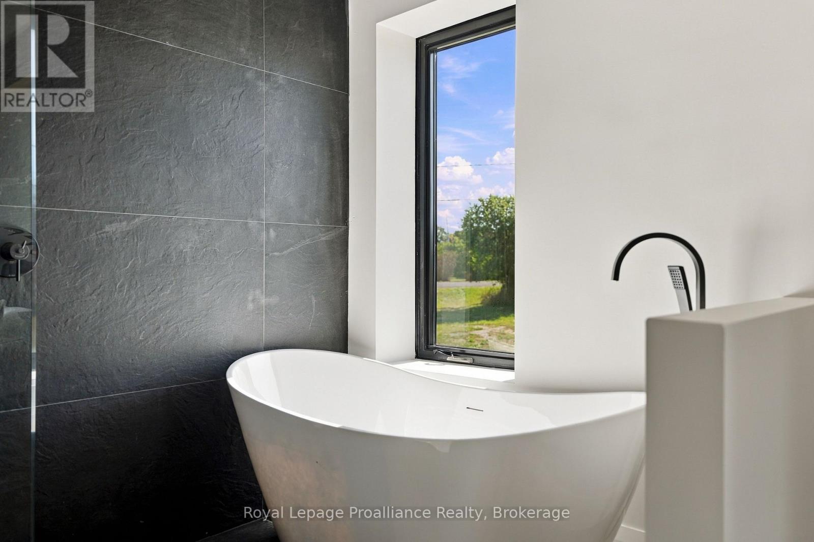 1150 County Road 20, Prince Edward County, ON photo 30