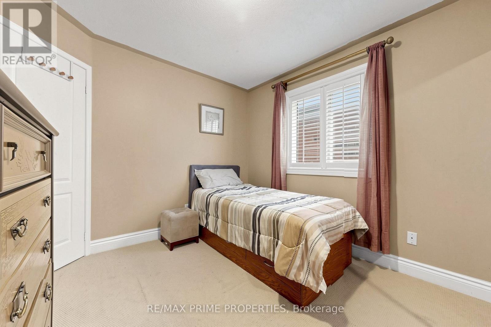101 SETTLEMENT PARK AVENUE - 27