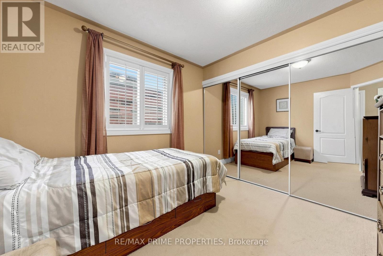 101 SETTLEMENT PARK AVENUE - 28