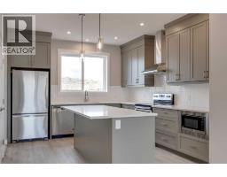 4pc Bathroom - 19733 42 Street Se, Calgary, AB T3M4G4 Photo 13