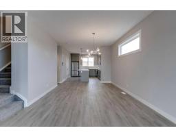 4pc Bathroom - 19733 42 Street Se, Calgary, AB T3M4G4 Photo 9