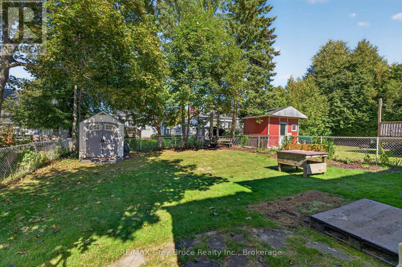 714 5TH STREET E - Image 18