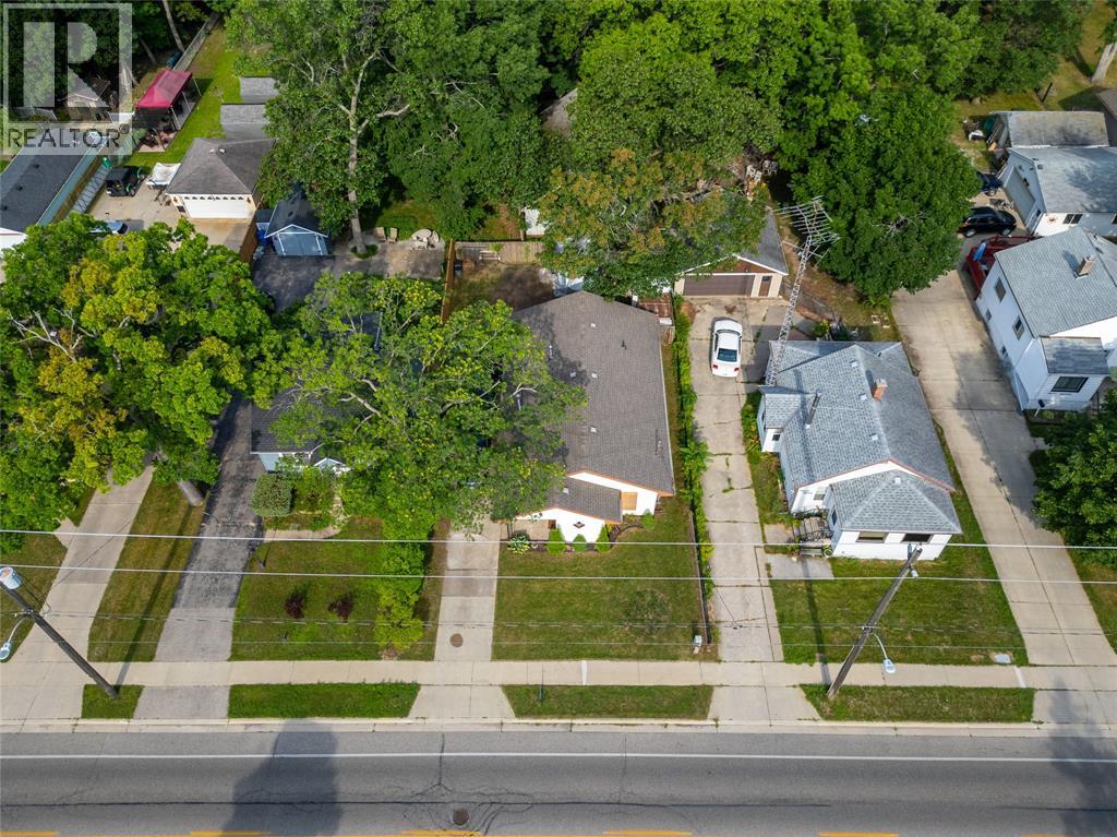 1107 Colborne ROAD - 22