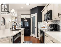 Kitchen - 88 Greenwood Court Sw, Medicine Hat, AB T1A7X7 Photo 10
