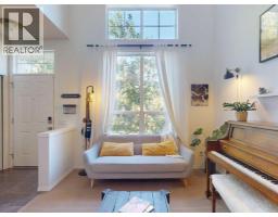 457 Elgin Gardens SE - photo 5