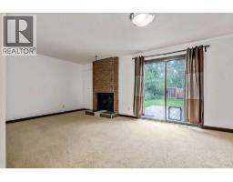 4pc Bathroom - 200 Bernard Drive Nw, Calgary, AB T3K2B7 Photo 14