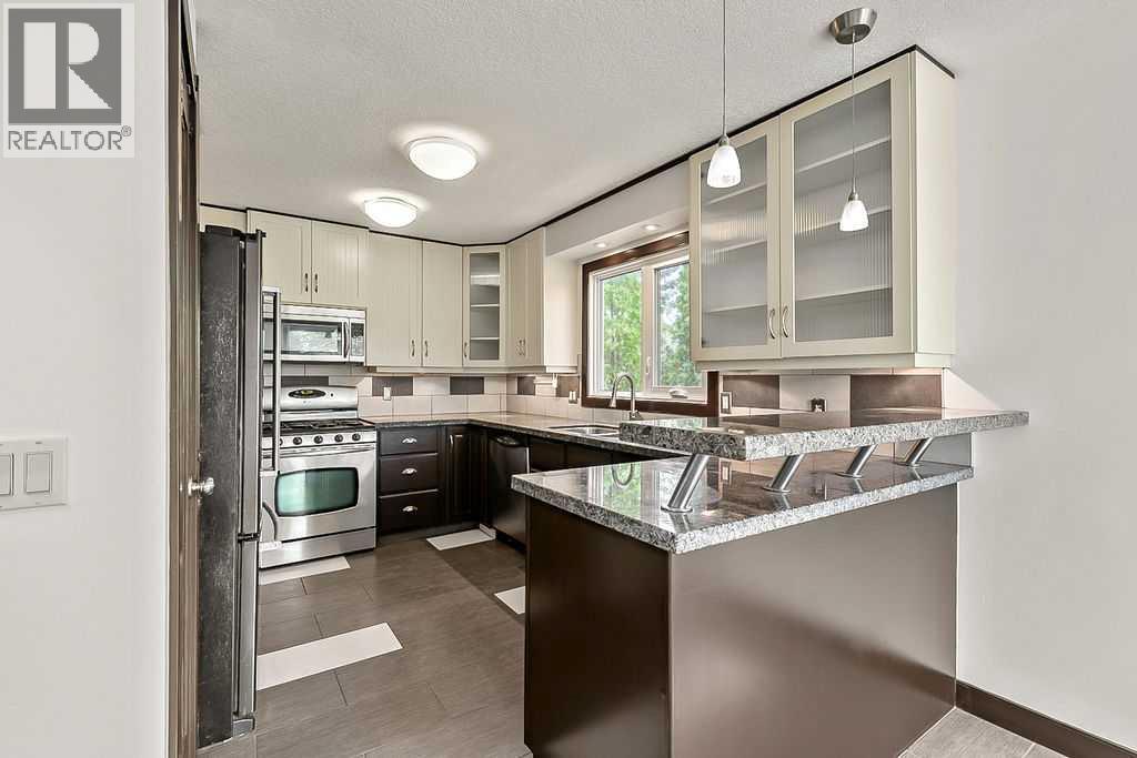 200 Bernard Drive NW, Calgary, Alberta, T3K2B7 — thumbnail 5