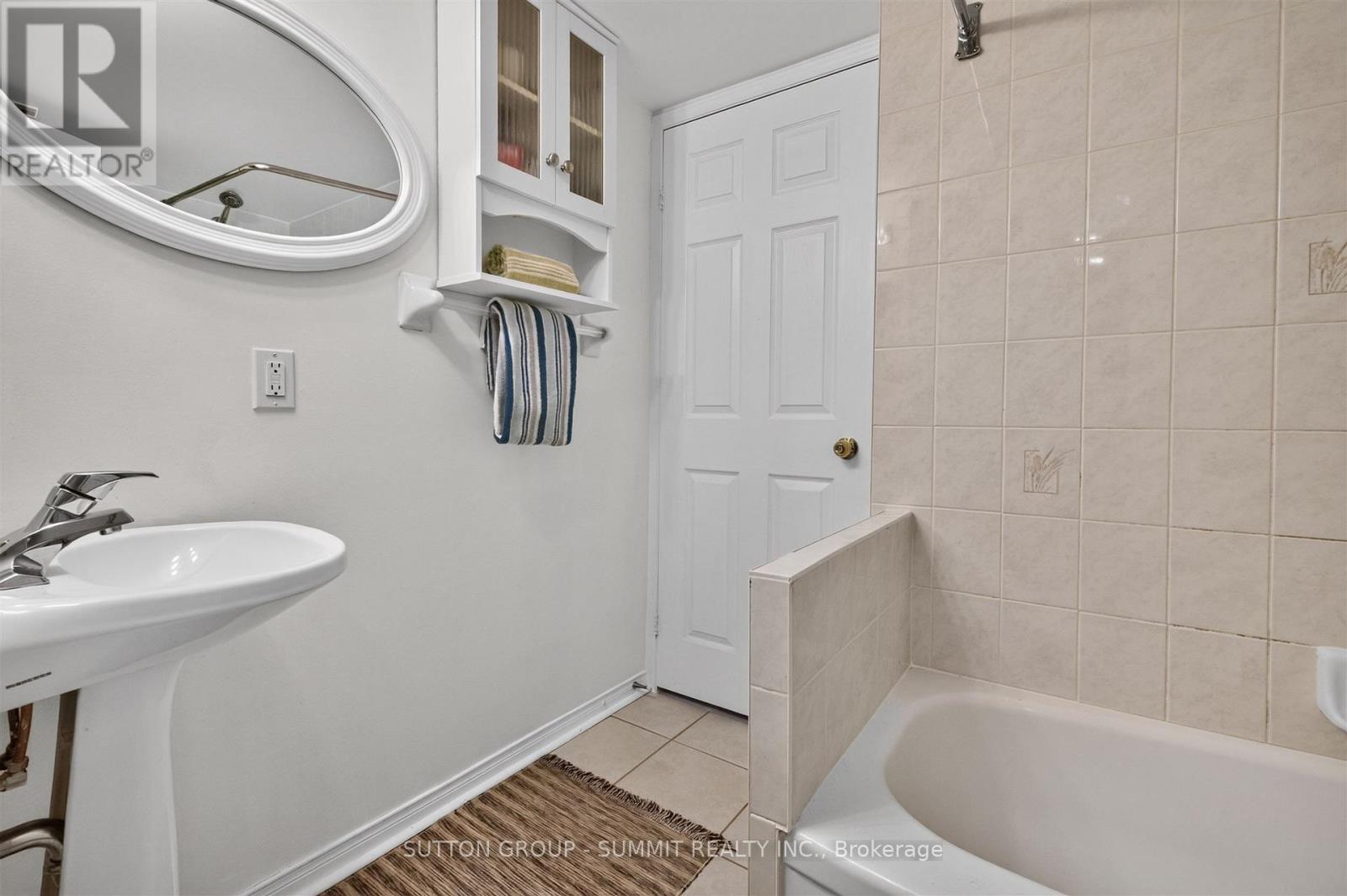 #606 32 TANNERY STREET - 26