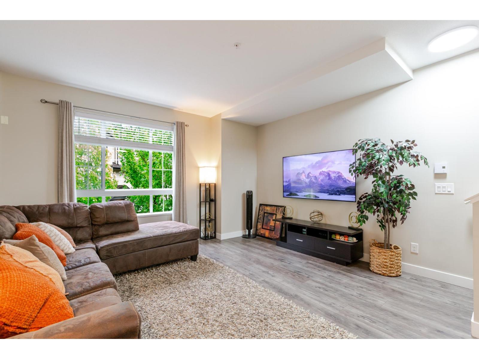 Photo of 54 21867 50 AVENUE 14