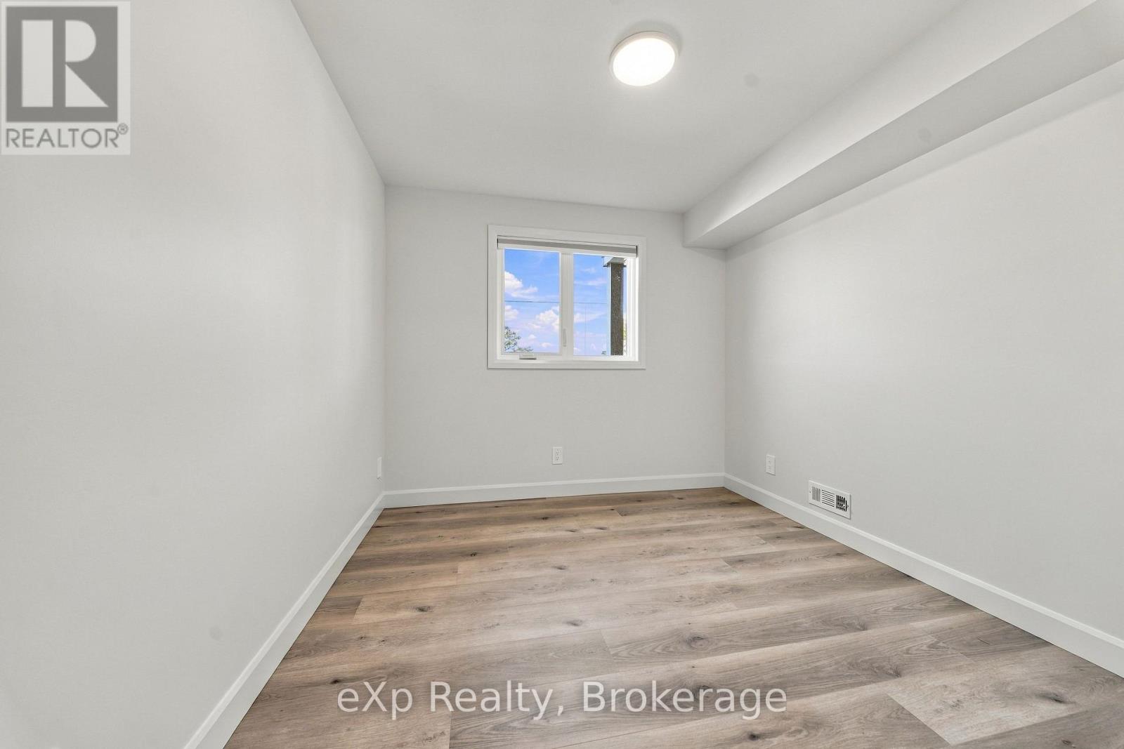 10 Hillside Meadow Drive — photo 11