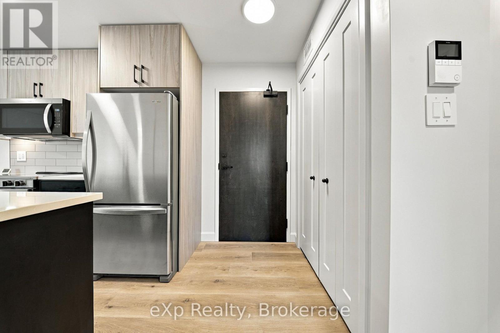 10 Hillside Meadow Drive — photo 17