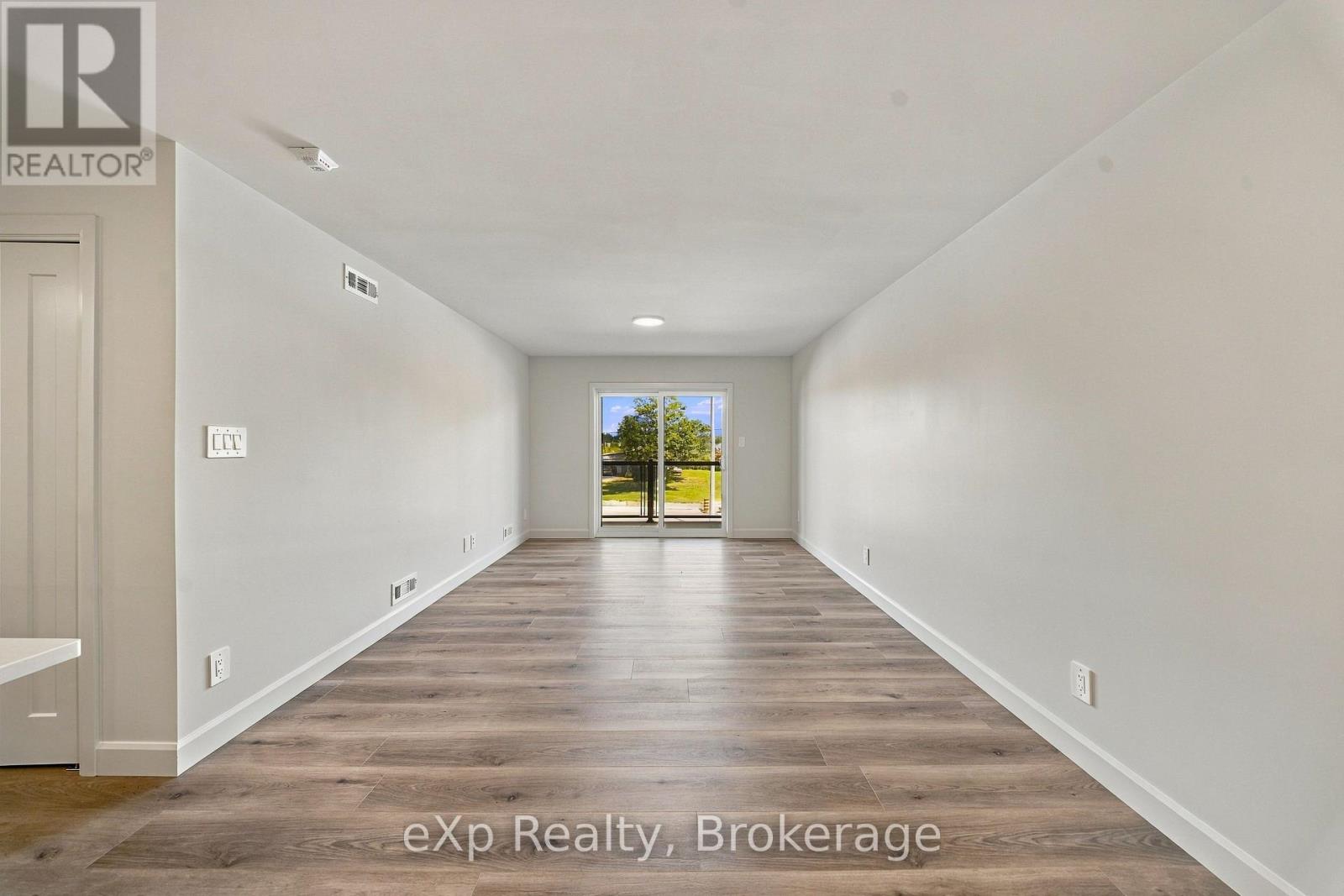 10 Hillside Meadow Drive — photo 4
