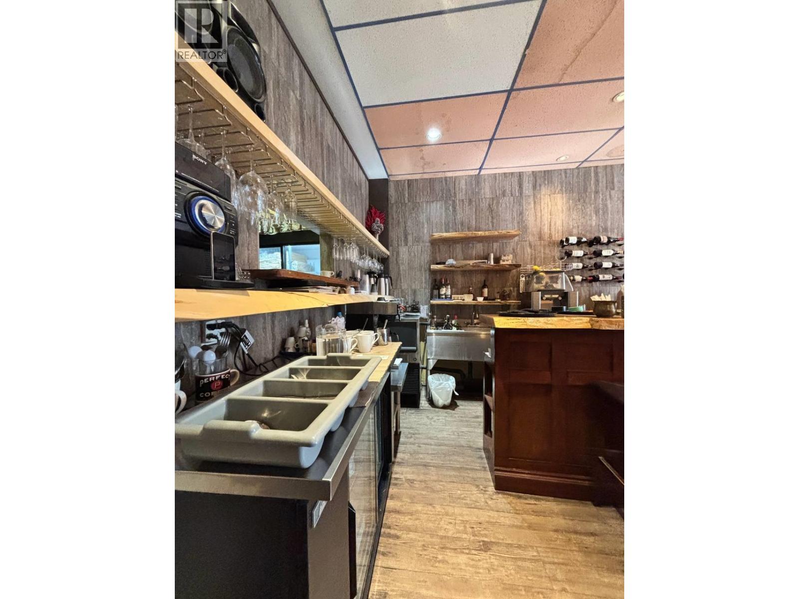 Photo of 1393 COMMERCIAL DRIVE 17