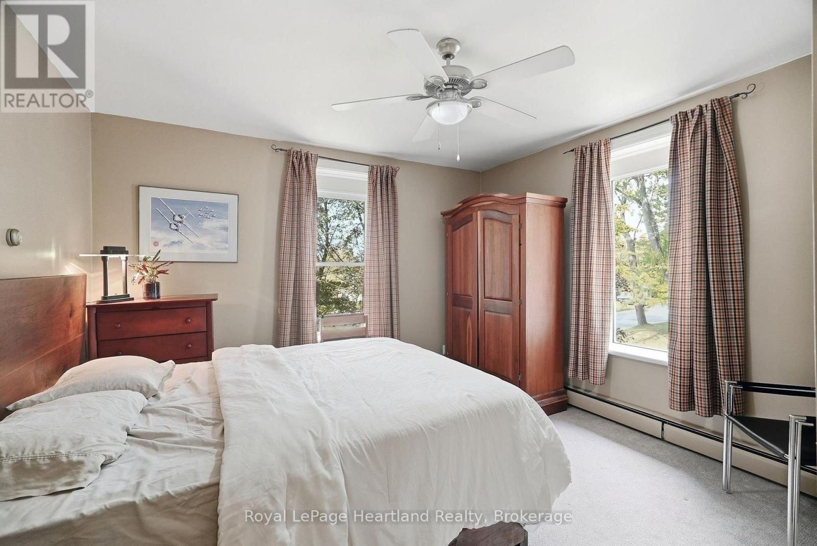 160 JOHN STREET E - Image 25