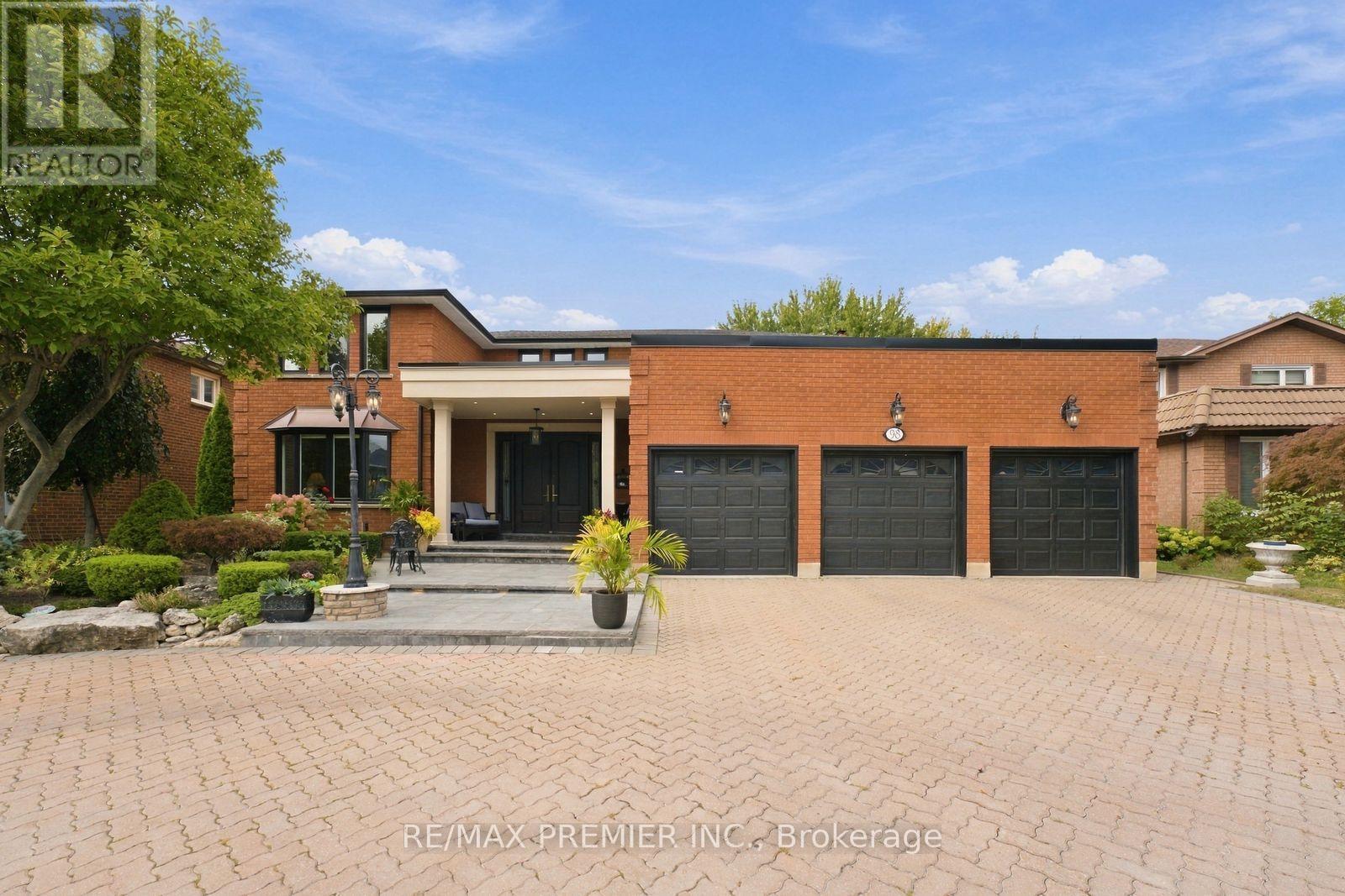 98 CAIRNBURG PLACE, Vaughan (Islington Woods) — photo 5