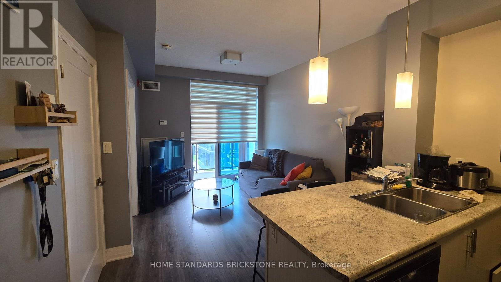 323 - 10 CONCORD PLACE, Grimsby (Grimsby Beach) — photo 2