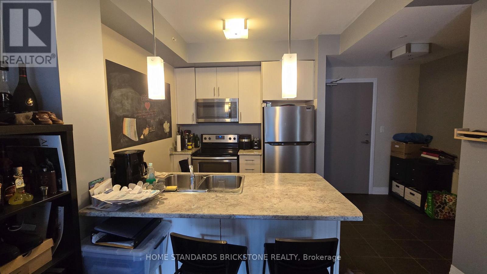 323 - 10 CONCORD PLACE, Grimsby (Grimsby Beach) — photo 3