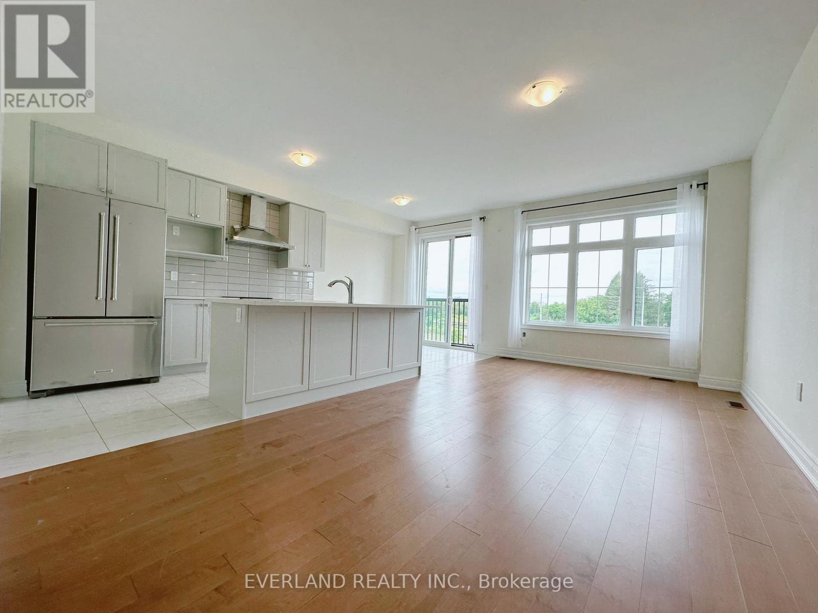 24 HERCULES CLUB DRIVE, Richmond Hill — photo 2