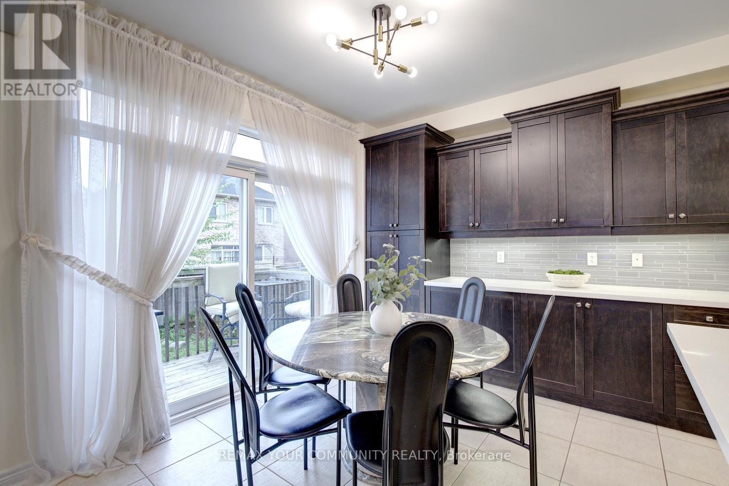 79 CHAYNA CRESCENT - 28